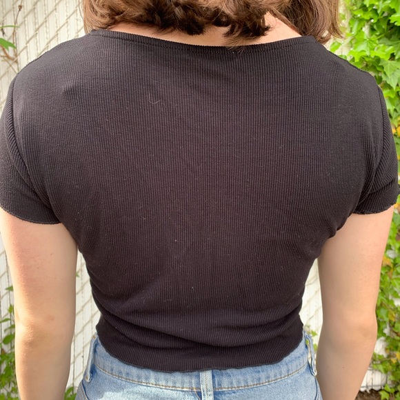 Front-tie cropped shirt - Picture 2 of 5